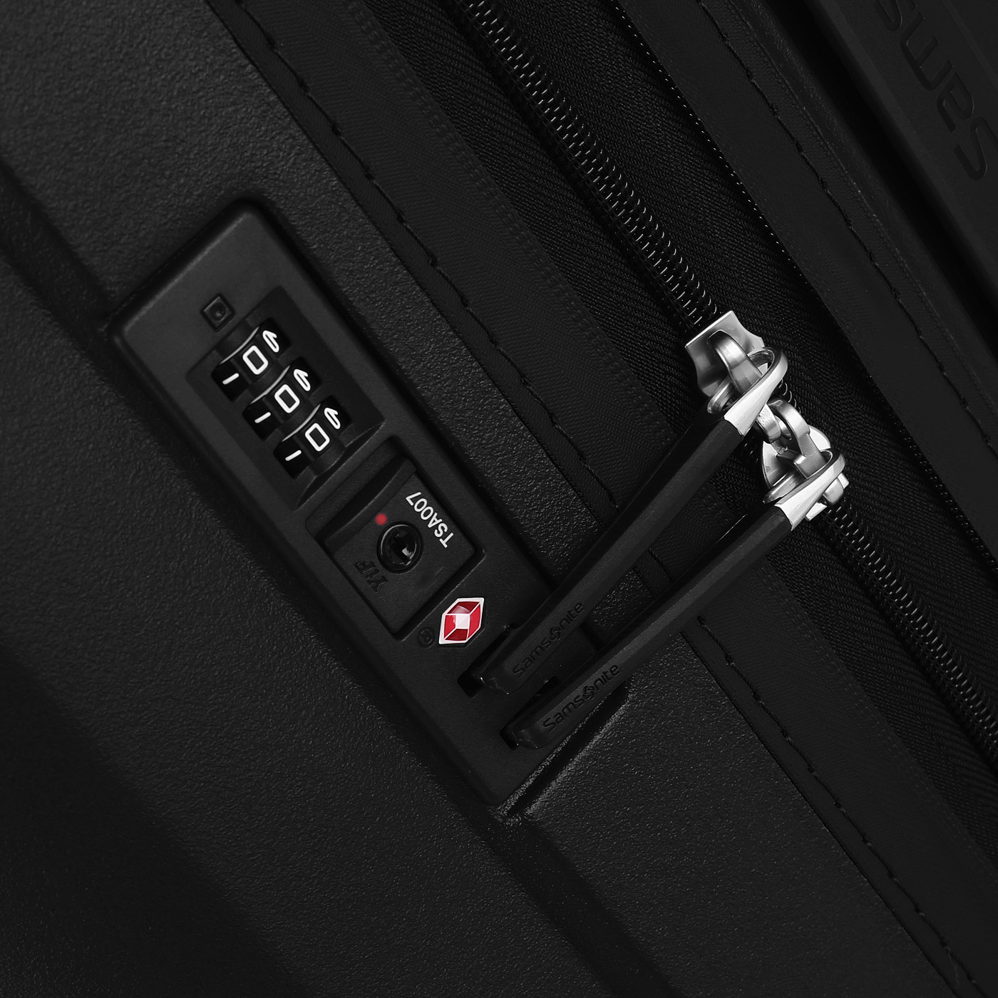 Чемодан для ручной клади из полипропилена с кодовым замком Samsonite Hi-Fi