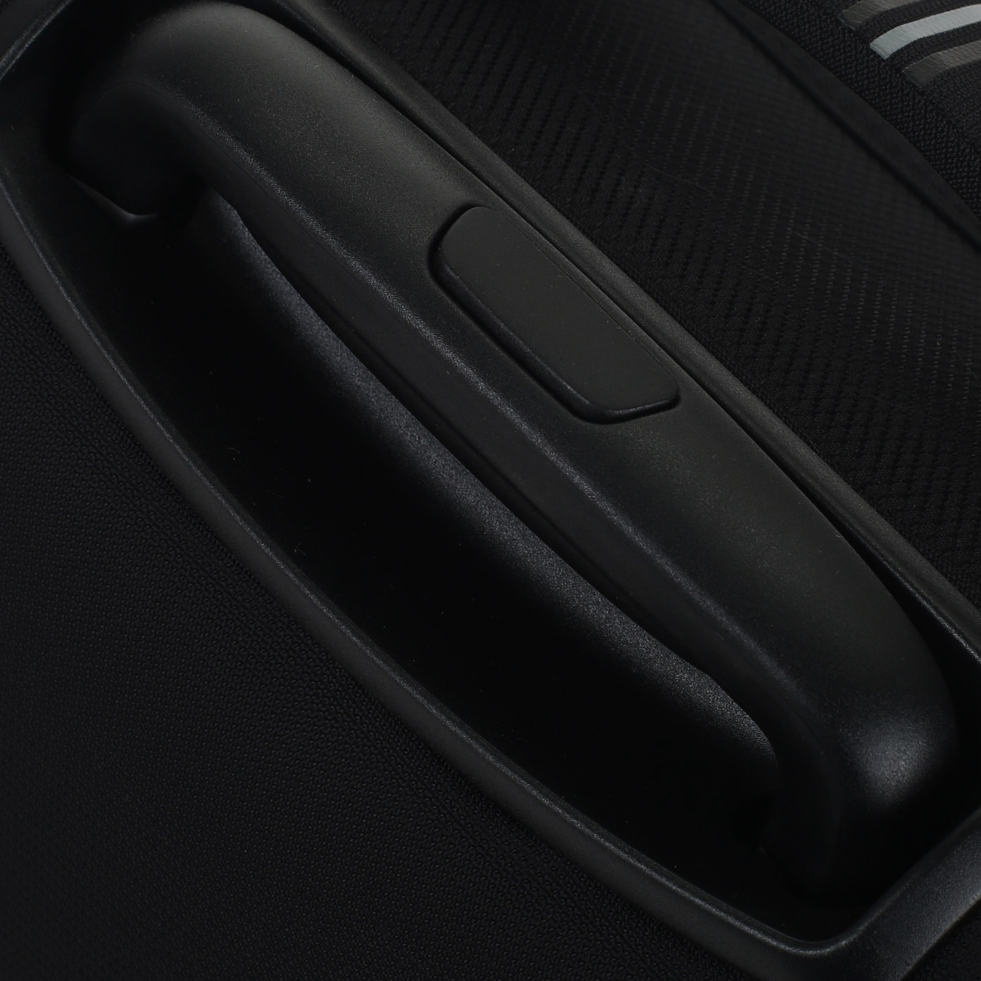 Текстильный чемодан American Tourister Crosstrack